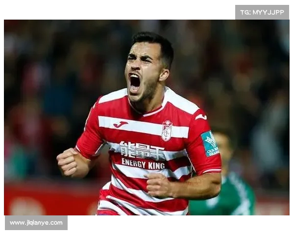 西甲战术解析:中路渗透策略的应用与效果分析 西甲战术解析:中路渗透策略的应用与效果分析